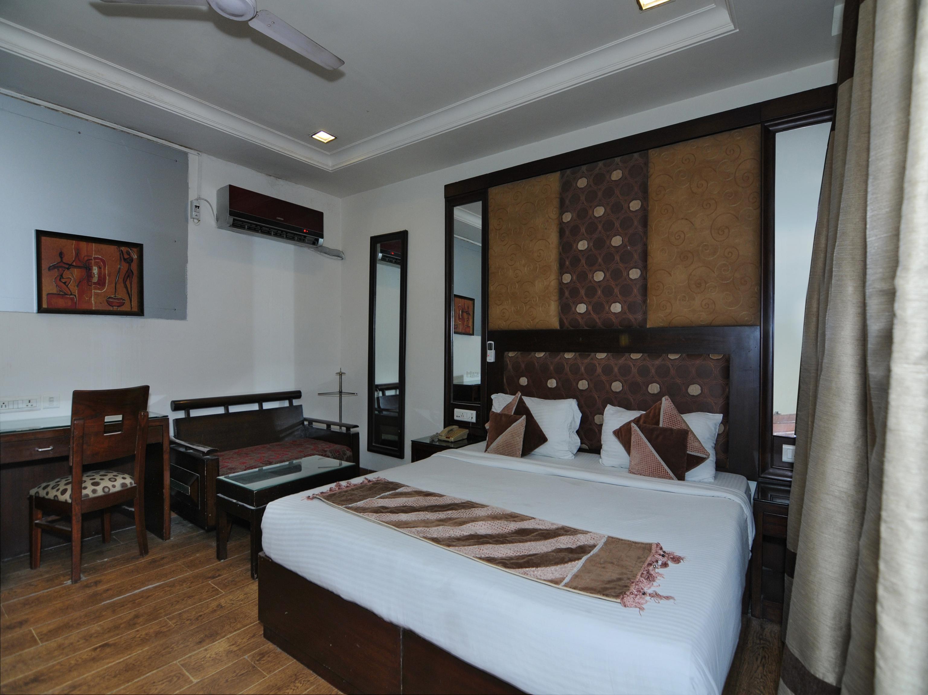 Oyo 6845 The Grand Hotel Nuova Delhi Esterno foto