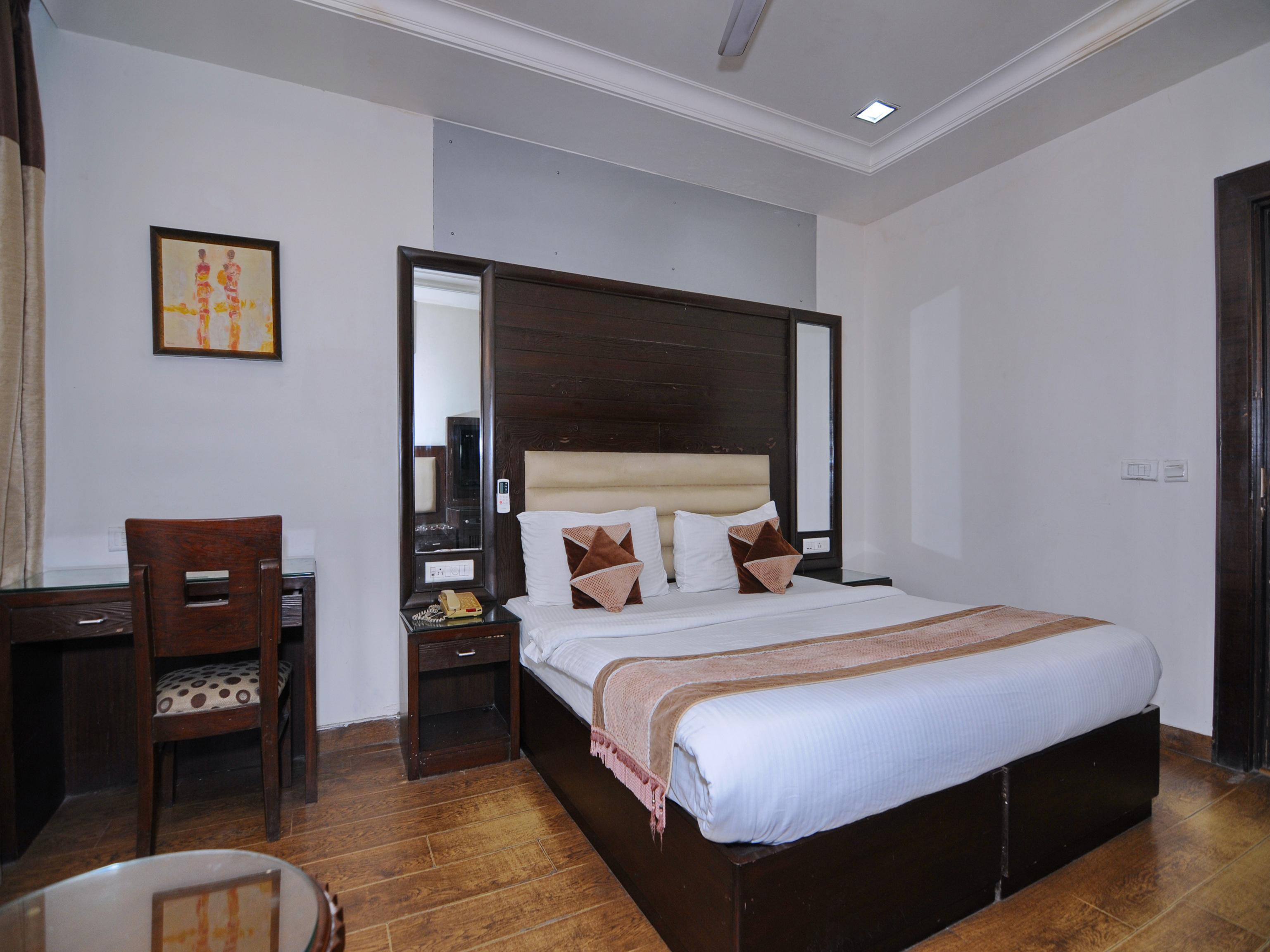 Oyo 6845 The Grand Hotel Nuova Delhi Esterno foto
