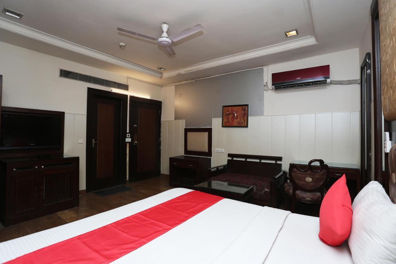 Oyo 6845 The Grand Hotel Nuova Delhi Esterno foto